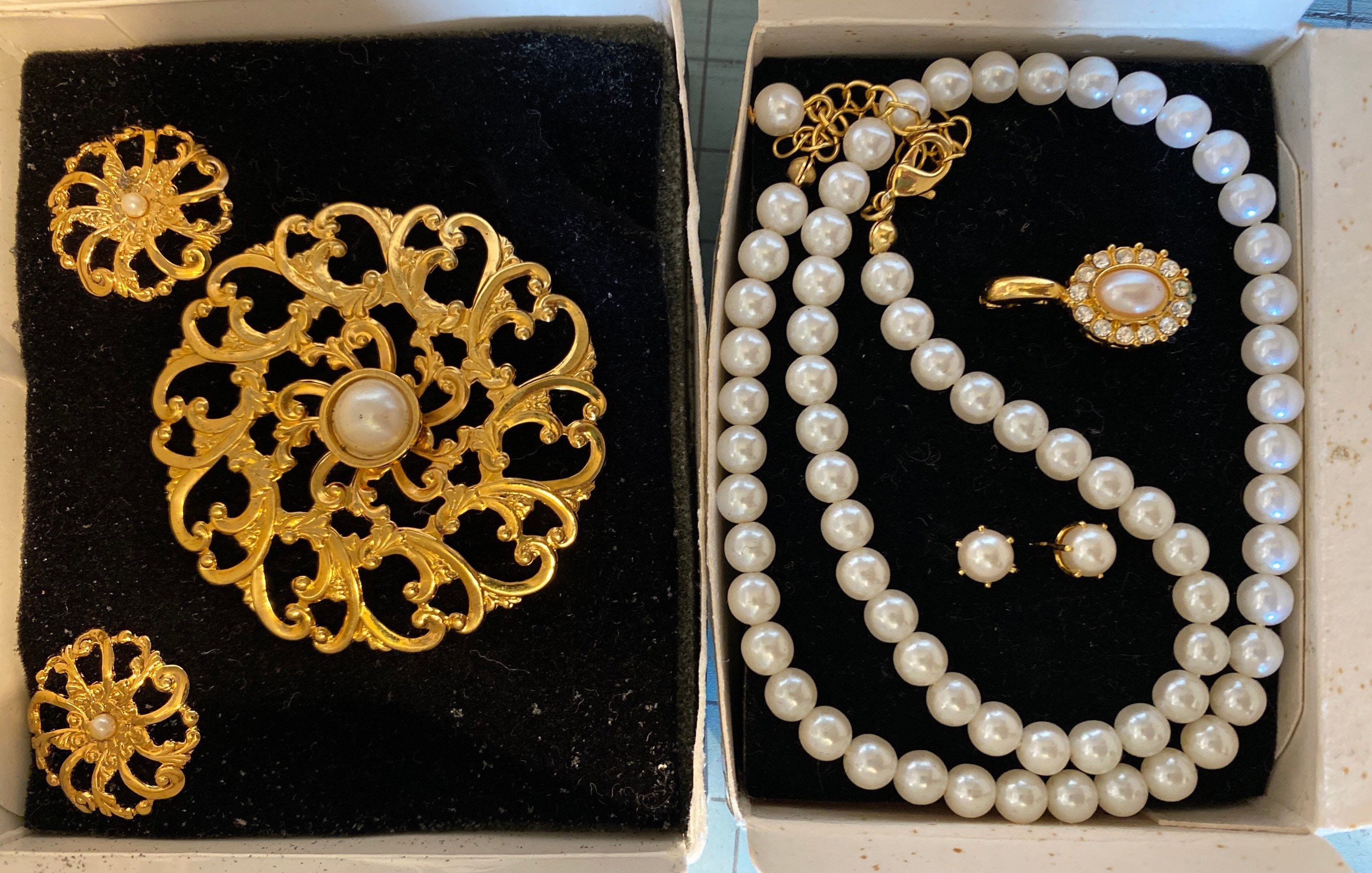 Buy Lovely Avonpearl Necklace W/rhinestones/earrings Online in India - Etsy