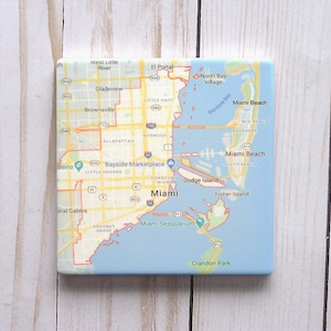 Posavasos de piedra con mapa personalizado, regalo para compañeros de viaje, personalizado con cualquier ciudad, estado y país, posavasos de viaje con mapa de vacaciones, posavasos cuadrado personalizado