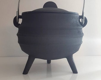 Black Cast Iron Witches Cauldron, Black Cast Iron, Witches Cauldron,  with lid Must have, Medium Cauldron