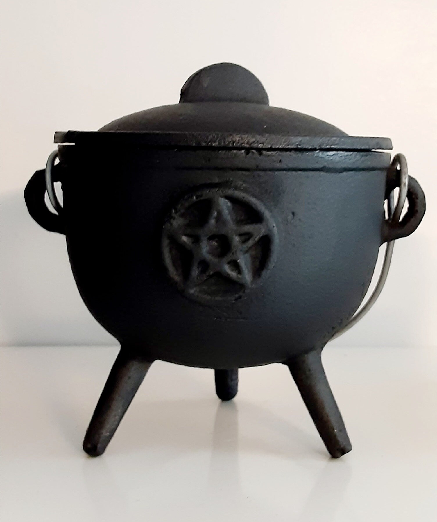 Black Cast Iron Witches Cauldrons Pentacle Witches Cauldron Etsy Canada