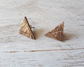 Triangle stud earrings in bronze with silver push back, handcrafted stud earrings, ear studs, minimalist geometric earrings.