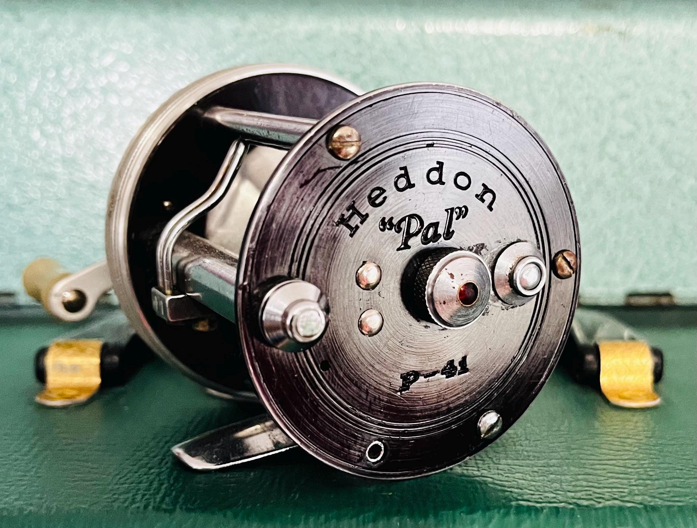Vintage Heddon Pal P-41 Fishing Reel – Smooth Retrieve, Jeweled