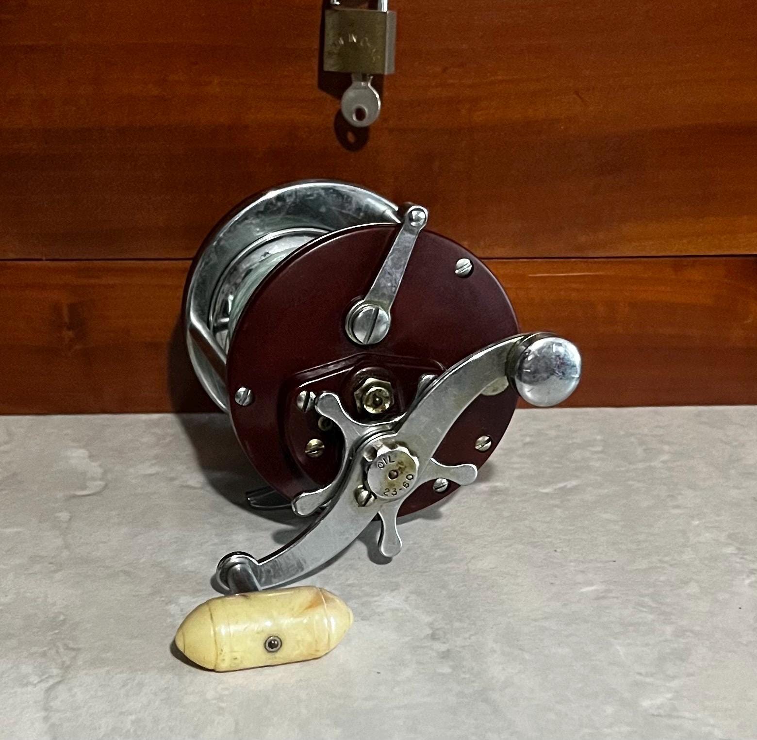 Vintage Fishing Reel Penn Peer Model 209 USA