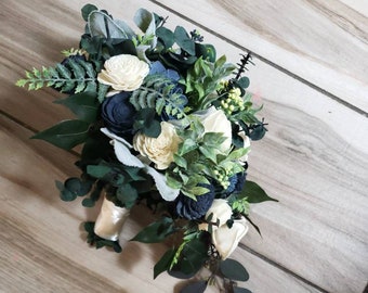 Small cascading bouquet, steel blue and navy blue bouquet, ramode novia, wedding bouquet