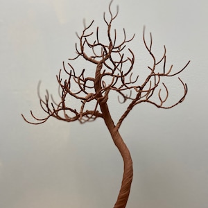 Escultura de árbol de alambre imagen 8