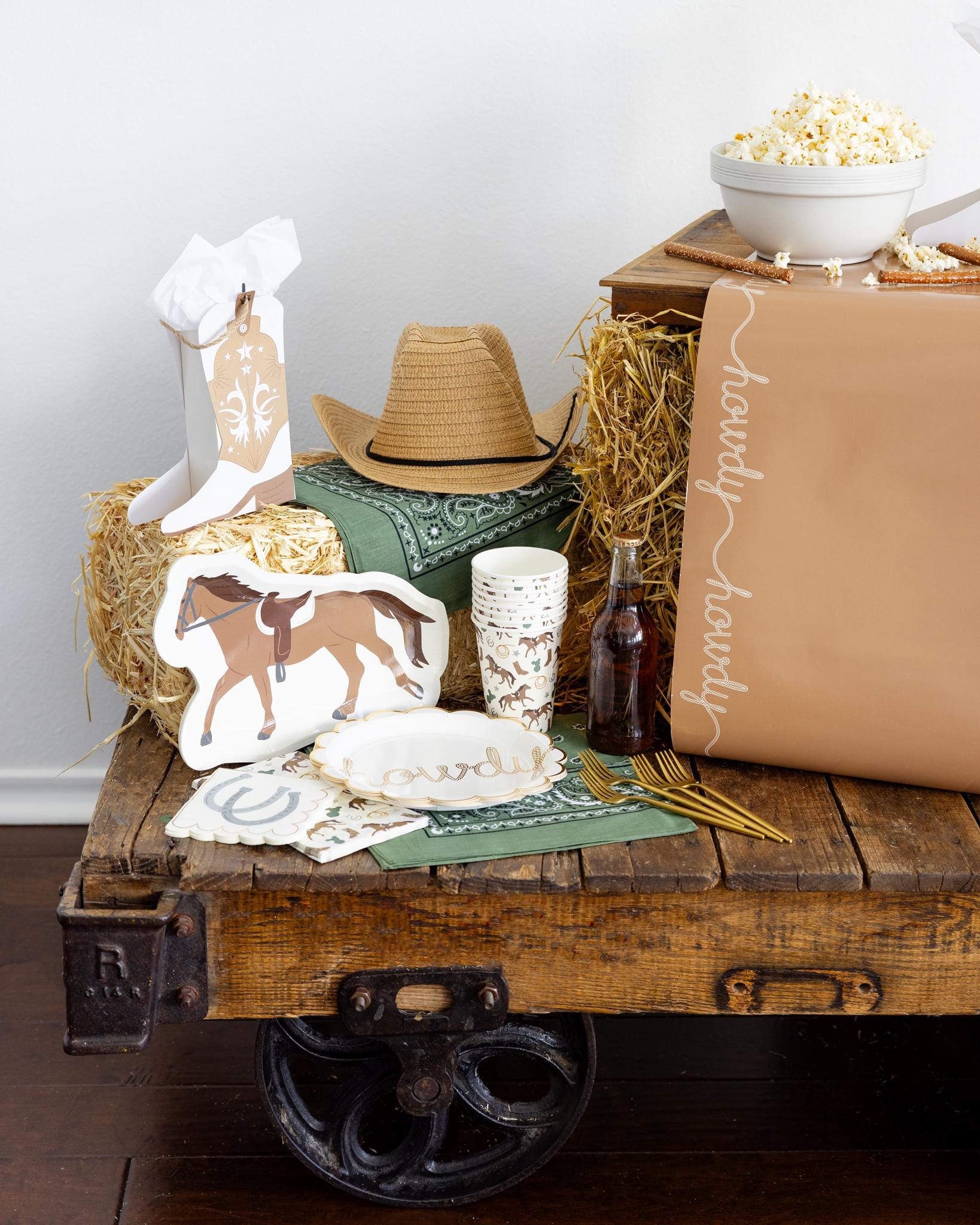 Howdy Plates and Napkins, Howdy Napkins, Cowboy Birthday, Horseshoe Napkins, Horse Plates, Wild West Birthday, Western Birthday, Yee Haw