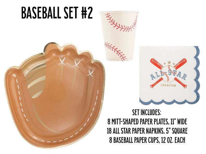 Op de afbeelding: Baseball-feestbenodigdhedenset met 8 bruine papieren borden in de vorm van een handschoen, 18 witte servetten met een rode en blauwe baseball en de tekst "All Star Champion", en 8 witte baseball-thema papieren bekers.