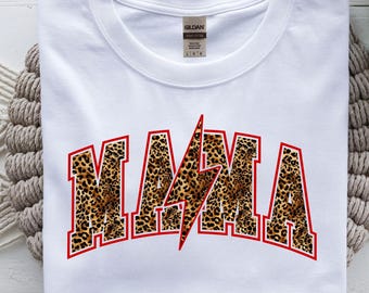 Mama Leopard PNG, Cheetah Print Mama Graphic, Trendy Mom Sublimation Design, Mama Shirt PNG, Digitale download, Moederdag png, Varsity png