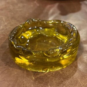 Tigela vintage Blenko Art Glass Freeform âmbar estilo moderno de meados do século XX, Wayne Husted, 17,8 cm (7 polegadas)