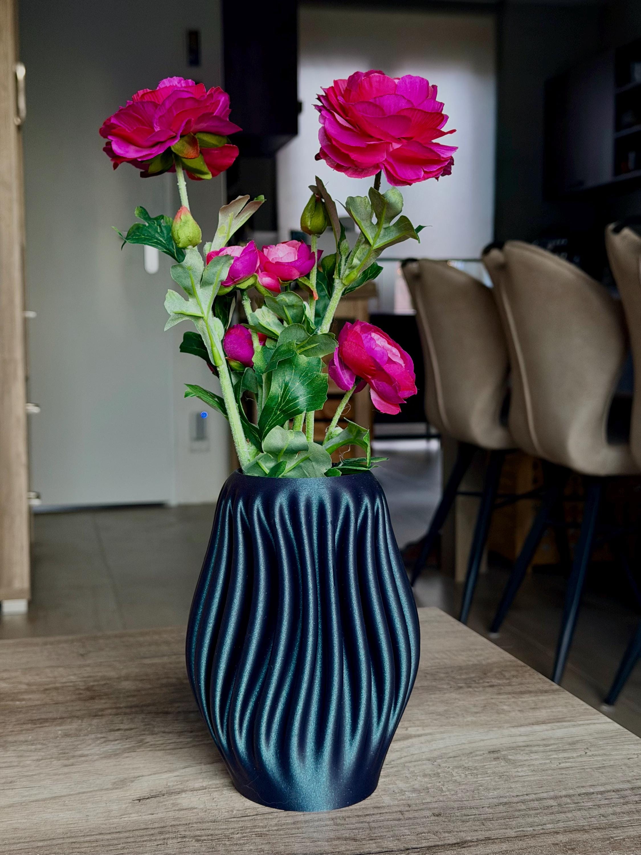 Vento Design Vase – Modern Wavy 3D Printed Vase – Sculptural Minimalist ...