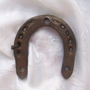 Authentic horseshoe, vintage horseshoe, farmhouse horseshoe decor,  rusted metal horseshoe, good luck horseshoe, lucky horseshoe gift.
