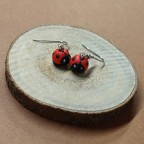 Boucles d'oreilles coccinelles