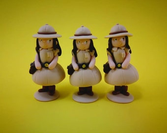 Box of 3 girl explorers subjects