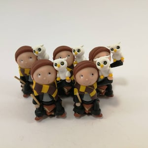 Lot of 5 small magician subjects and their owls