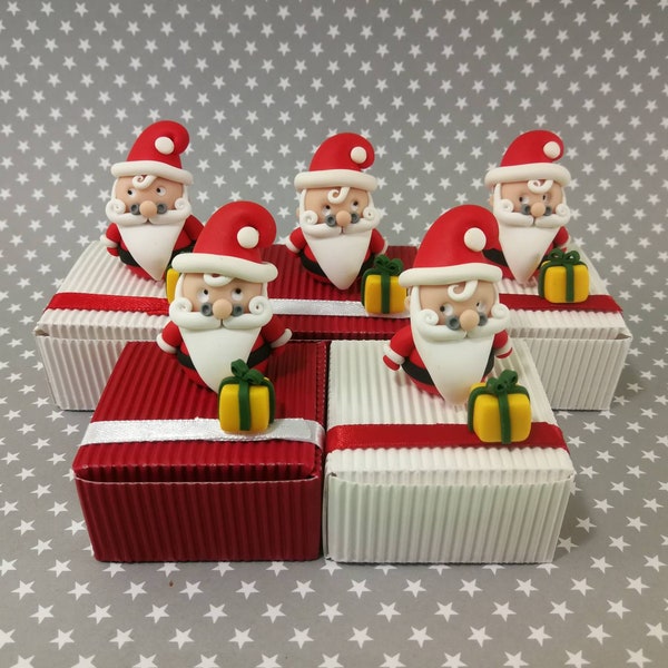 Lot de 5 boîtes à chocolats pères Noël