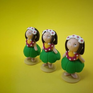 Box of 3 Tahitian dancer subjects image 2