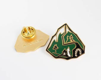 Wanderlust Mountain pin | forest green, gold | premium hard enamel pin