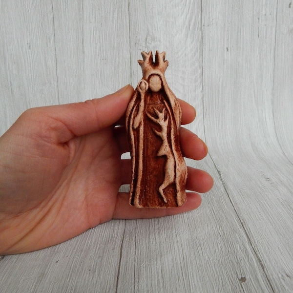 Elen of the Ways statue Goddess / small figurine from clay