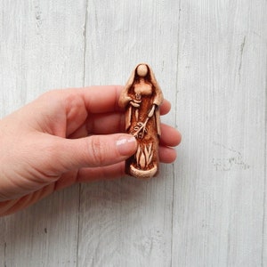 Hestia statue / small figurine of the goddess Hestia/ Made of clay / handmade
