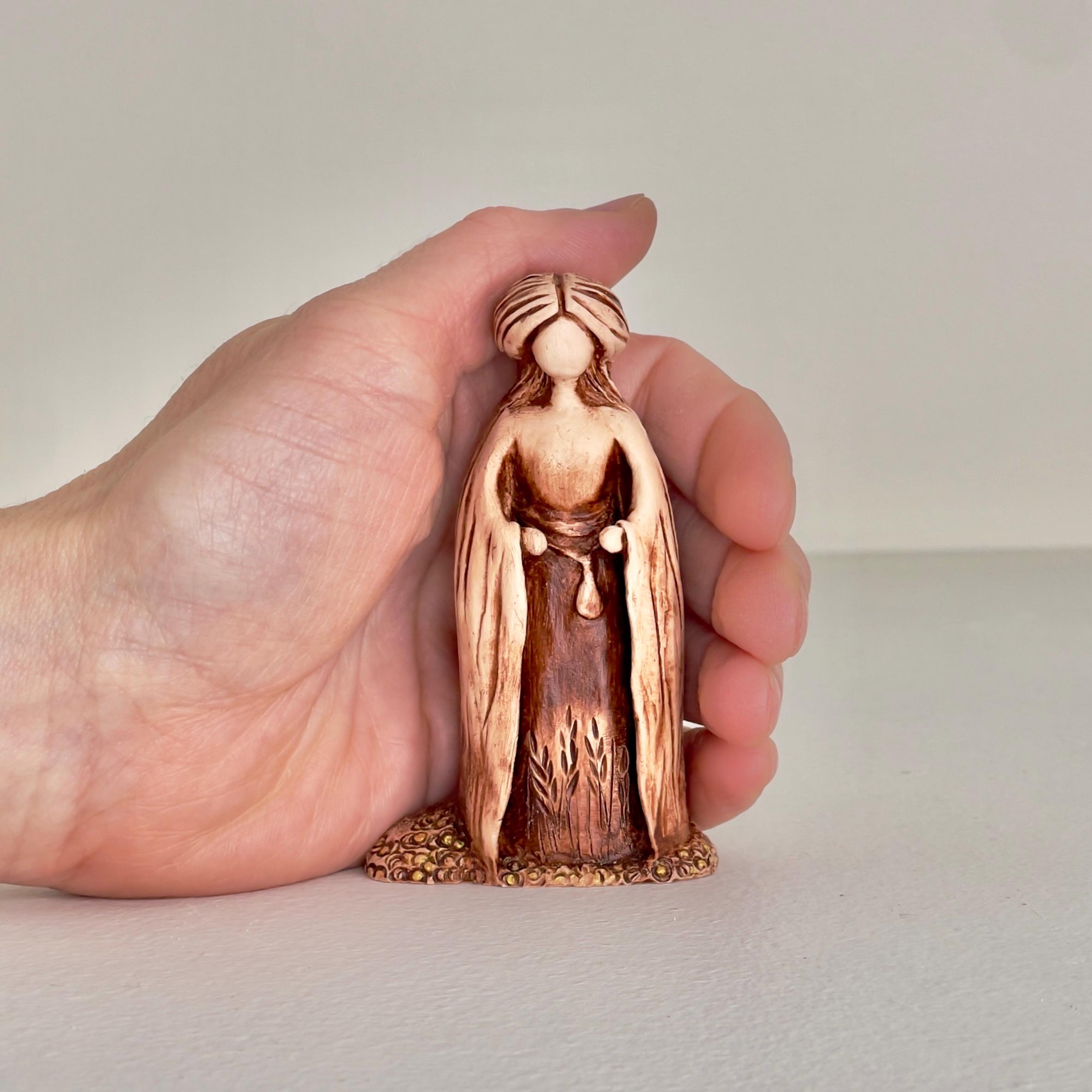 Hecate clay figurine - Etsy 日本