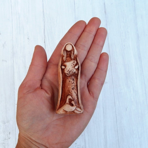 Frau Holle statue Small figurine of the Goddess Mother Hulda / Made of clay / handmade