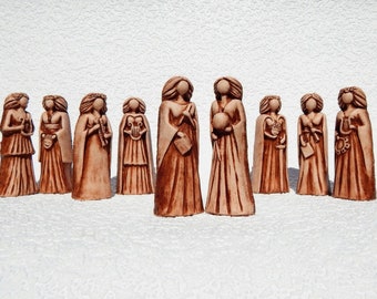 Ręcznie robiona gliniana figurka Muse, kieszonkowa figurka do podróży i domu | Cena za 1 (8 cm/3,15")