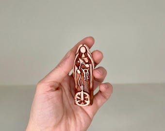 Frigg Statue Tasche Reise Hausaltar, nordische Göttin handgefertigte Tonfigur (7 cm / 2,75 ")