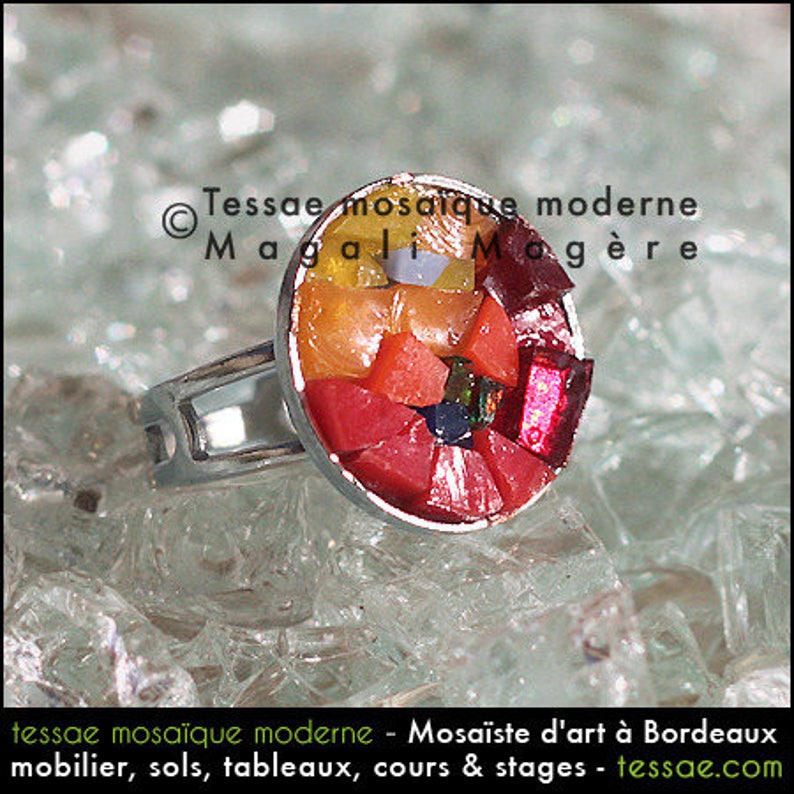 Bague ronde mosaïque rouge orangé pâte de verre brillante image 0