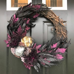 Raven- Halloween wreath, witchy wreath, Halloween decor, crystal ball, led, skull, skeleton.purplu and black
