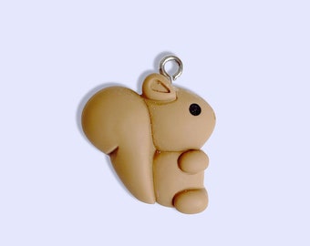 Ciondolo scoiattolo in resina - Regalo per amanti degli animali, materiale per l'artigianato