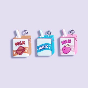 2pc, 3pc ou 10pc Saborizado Leite Charms - Leite Caixa Charm - Escola Lanche Charm - Chocolate Leite Charm - Kawaii Charm - Morango Leite Charm