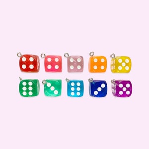 2 Stück oder 11 Stück mehrfarbige Würfel Anhänger - Punk Anhänger -Resin Anhänger -Kawaii Anhänger -Solitär -Poker Anhänger -Kartenspiel Anhänger -Spielkarte