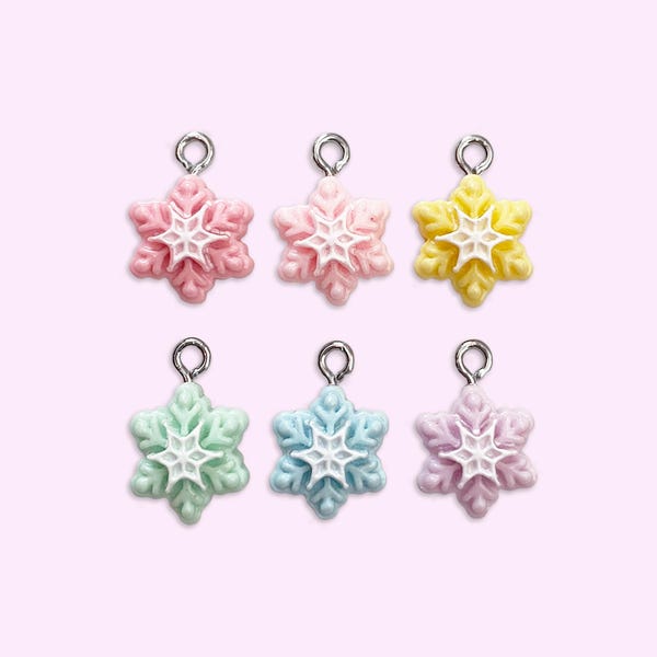 Breloques flocon de neige pastel, breloque hivernale en résine, Noël kawaii