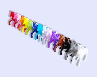 2 Stück, 10 Stück oder 15 Stück 3D Pferd Anhänger -Quarter Horse Charms -Regenbogen Pferd Charms -Pink Pferd Charms -Pferd Halskette -Paint Horse Charms