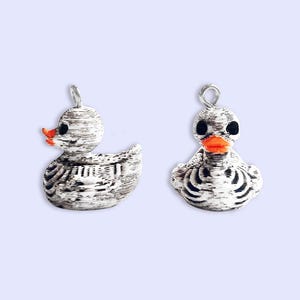 Colgantes de patitos de goma esqueleto (2 piezas, 10 piezas) • Patito Jeep gótico texturizado • Resina espeluznante y adorable para Halloween