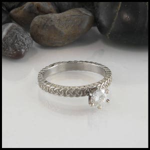 Anillo de compromiso celta de Moissanite en oro amarillo, rosa o blanco de 14K, anillo de nudo de amor de Josephine, anillo de compromiso de solitario moissanito