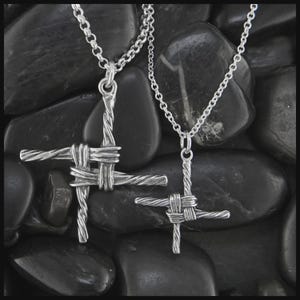 Cruz de Santa Brígida en plata de ley, 2 tamaños disponibles imagen 3