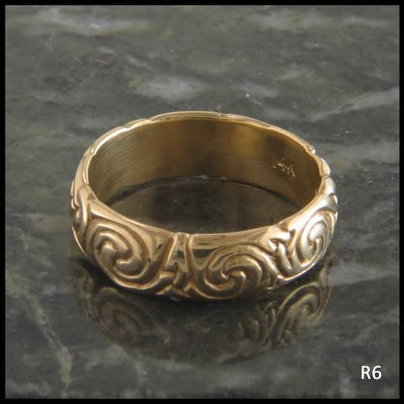 Dal Riada Celtic Knot Ring in 14K Yellow, Rose, or White Gold