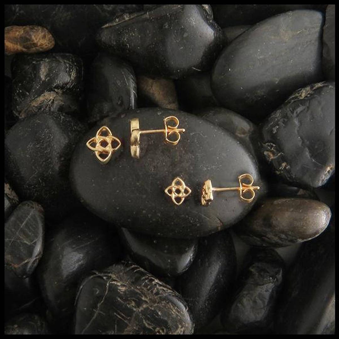 Starlight Knot Earrings in 14K Gold in Small or Large - Etsy