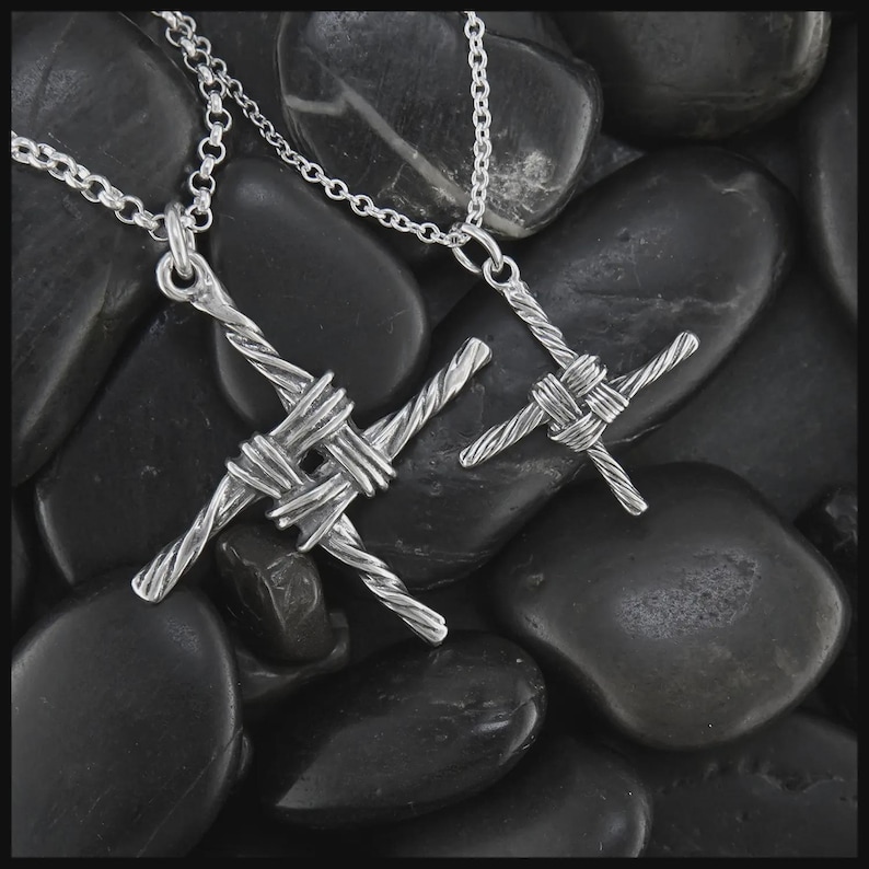 Cruz de Santa Brígida en plata de ley, 2 tamaños disponibles imagen 1