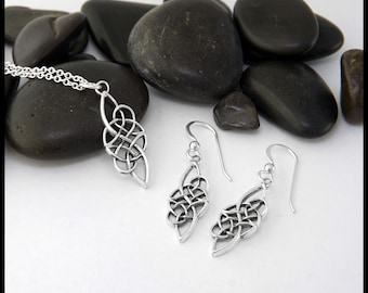 Le Chéile Pendant and Earring Set in Silver