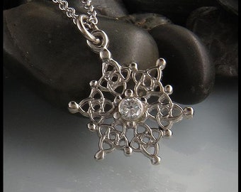 Small Celtic Starlight Snowflake in White Gold with Diamond