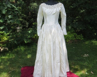 Antique Wedding Gown Gorgeous Taffeta & Lace Ecru Ivory  White sz  2 4  XS Bride w repair