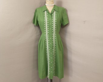 50's Green Cotton Shirt Dress Vintage Fifties Embroidered Conservative Modest Flattering & Feminine