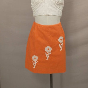 Vintage Golf Skirt Short Skort 1970&#39;s Sportswear Athletic Wear Seventies Sportswear Orange w Flower Applique See Measurements