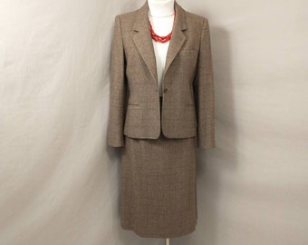 Plaid Tweed Wool Woman's Classic Business Academic Skirt Suit w Tailored Jacket Vintage 80's Neutral Browns High Quality Power Suit Pockets