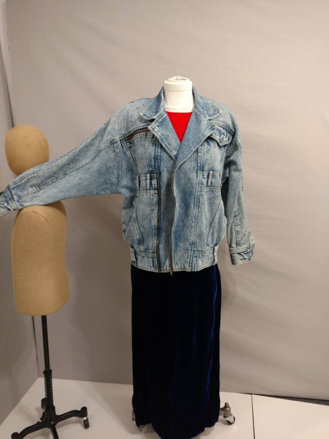 80's Denim Jacket Vintage Eighties Light Acid Wash Unusual Zippers and Loops by South Lg Fit Big Shoulder Pads Batwing S.O.U.T.H. Clothing - Etsy 80's Denim Jacket Vintage Eighties Light Acid Wash Unusual Zippers and Loops by South Lg Fit Big Shoulder Pads Batwing S.O.U.T.H. Clothing - Etsy