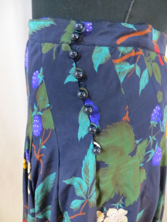 Vintage Silk Berries & Flowers Long Skirt 80's Maxi M 10 Albert Nipon Dark Navy Colorful Print Vintage Silk Berries & Flowers Long Skirt 80's Maxi M 10 Albert Nipon Dark Navy Colorful Print