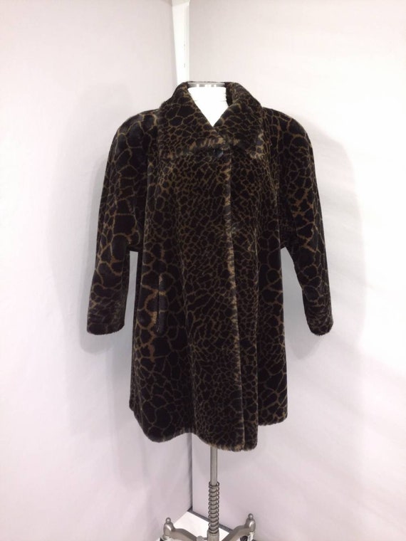 Vintage 80s Giraffe Faux Fur Coat Short Full Cut … - image 1