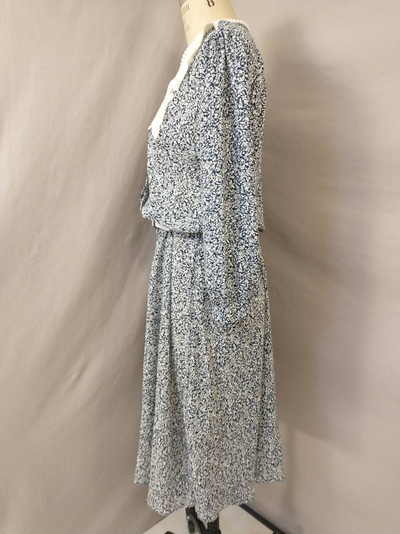 Feminine Floral Dress Vintage 80's Small Flower Print & Drop Waist Lace Collar Modest Midi Cottagecore Prairie Eighties image 5